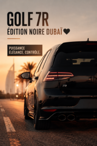 Vue de la Golf 7R Black Edition garée à Dubaï, montrant son design élégant et moderne.
