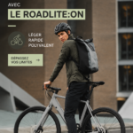 Image d'une femme utilisant le Roadlite:ON pour son entraînement à domicile.