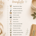 Une femme relaxée dans un hamac, profitant d'une journée paisible, entourée de verdure.