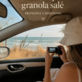 Granola salé maison avec des noix et des épices, parfait pour grignoter.