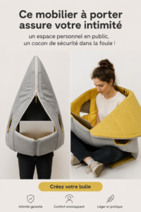 Une femme se détend dans un mobilier portable dans un parc urbain.