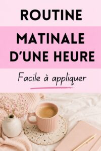 Femme prenant son petit déjeuner tout en préparant sa journée avec un bicycle