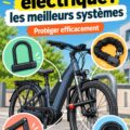 Antivol pour vélo électrique bien visible dans un environnement urbain.