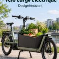 Vélo cargo électrique moderne en milieu urbain, conçu par Konstantin Grcic et Polestar.